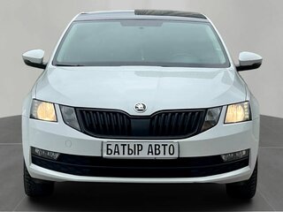 2018 Skoda Octavia III (A7) Рестайлинг, белый, 1500000 рублей, вид 3