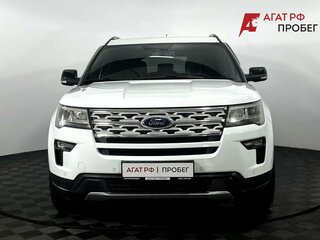 2018 Ford Explorer V Рестайлинг, белый, 2950000 рублей, вид 3