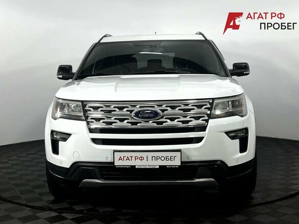2018 Ford Explorer V Рестайлинг, белый, 2850000 рублей - вид 2