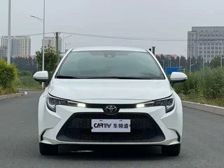 2022 Toyota Corolla XII (E210), белый, 1350000 рублей, вид 3