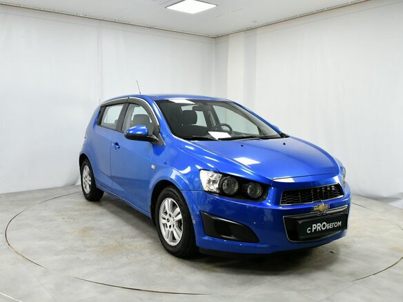 2014 Chevrolet Aveo II, синий, 775000 рублей - вид 2