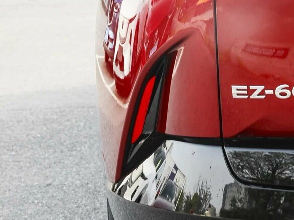 2026 Mazda EZ-60, красный, 4797000 рублей - вид 4