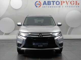 2018 Mitsubishi Outlander III Рестайлинг 2, серебристый, 1848000 рублей, вид 3