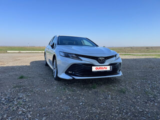 2020 Toyota Camry VIII (XV70), белый, 3050000 рублей, вид 1