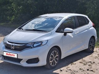 2019 Honda Fit III Рестайлинг, белый, 1200000 рублей, вид 1
