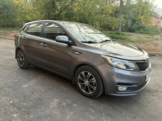2016 Kia Rio III Рестайлинг, серый, 1030000 рублей, вид 4