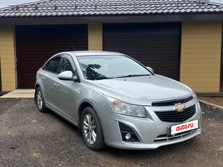 2014 Chevrolet Cruze I Рестайлинг, серебристый, 815000 рублей, вид 3
