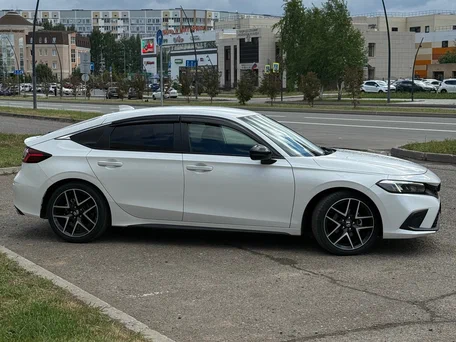 2021 Honda Civic XI, белый, 2300000 рублей, вид 3