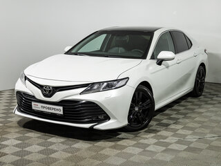 2020 Toyota Camry VIII (XV70), белый, 2450000 рублей, вид 1
