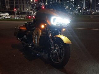 2017 Harley-Davidson Road Glide, золотистый, 1350000 рублей, вид 4