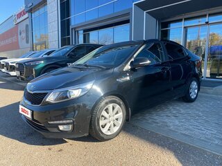 2016 Kia Rio III Рестайлинг, чёрный, 990000 рублей, вид 1