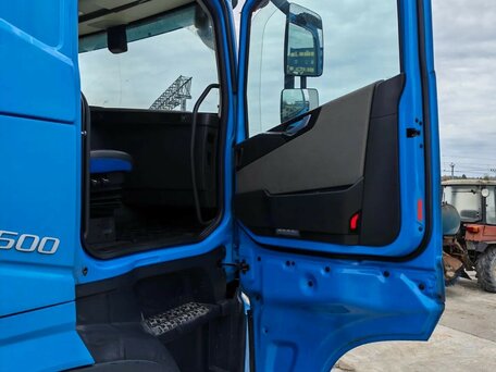 2023 Volvo FH, синий, 11000000 рублей, вид 5