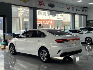 2023 Kia K3 II (China Market) Рестайлинг, белый, 1245000 рублей, вид 4
