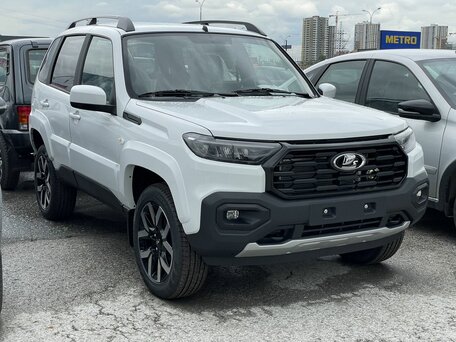 2026 Lada (ВАЗ) Niva Travel I Рестайлинг, белый, 1814000 рублей, вид 3