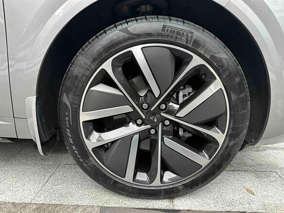 2024 Li Auto (Lixiang) L6 I, серебристый, 5490000 рублей - вид 21