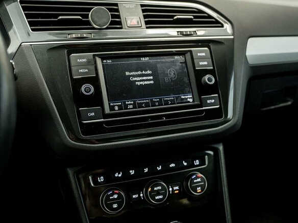 2017 Volkswagen Tiguan II, белый, 2418000 рублей - вид 12