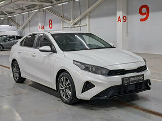 2021 Kia K3 II Рестайлинг, белый, 1899000 рублей, вид 3