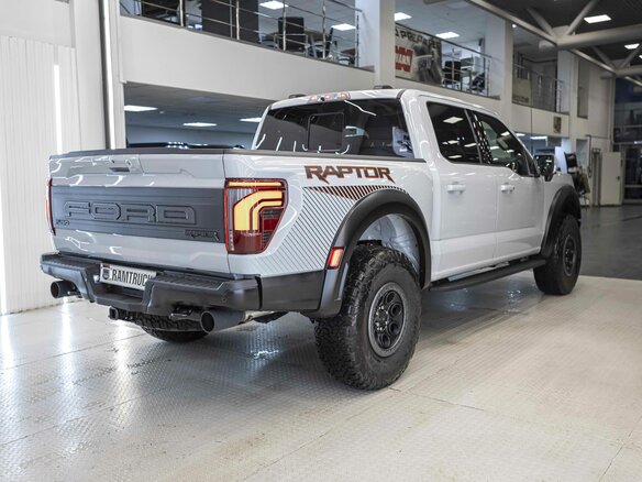 2026 Ford F-150 Raptor XIV Рестайлинг, серый, 14306290 рублей - вид 6