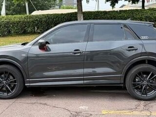 2023 Audi Q2 L 35 TFSI I Рестайлинг, чёрный, 1730000 рублей, вид 3