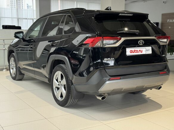 2021 Toyota RAV4 V (XA50), чёрный, 3188000 рублей - вид 5