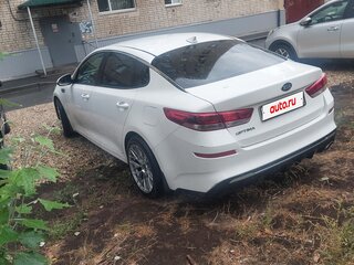 2019 Kia Optima IV Рестайлинг, белый, 1499900 рублей, вид 4