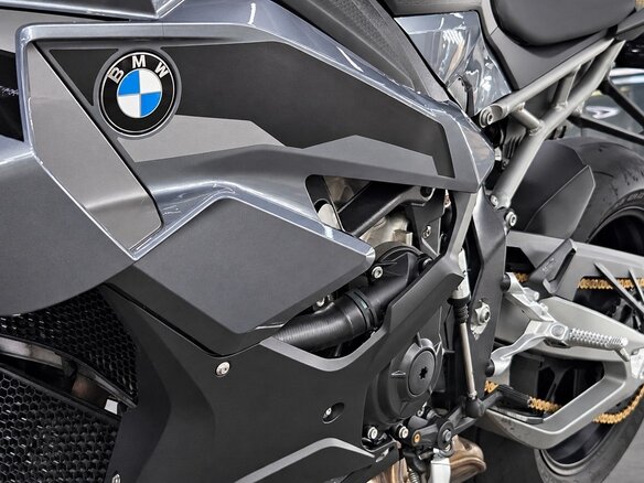 2025 BMW S 1000 RR, серый, 2199999 рублей - вид 12