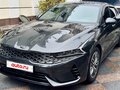 2021 Kia K5 III, серый - вид 2