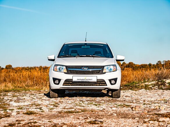2017 Lada (ВАЗ) Granta I, белый, 519000 рублей - вид 2