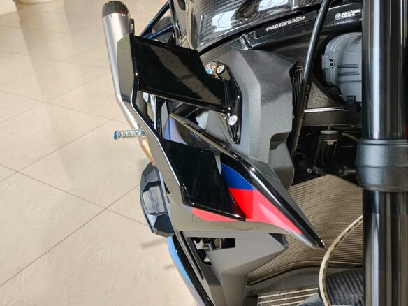 2023 BMW M 1000 R, чёрный, 2230000 рублей - вид 8