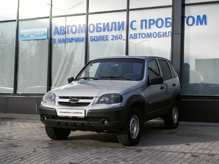 2015 Chevrolet Niva I Рестайлинг, серебристый, 519000 рублей, вид 1