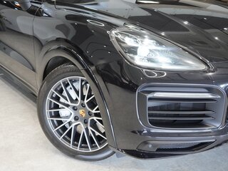 2019 Porsche Cayenne S III, чёрный, 7990000 рублей, вид 2