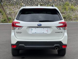 2023 Subaru Forester V Рестайлинг, белый, 2340000 рублей, вид 4
