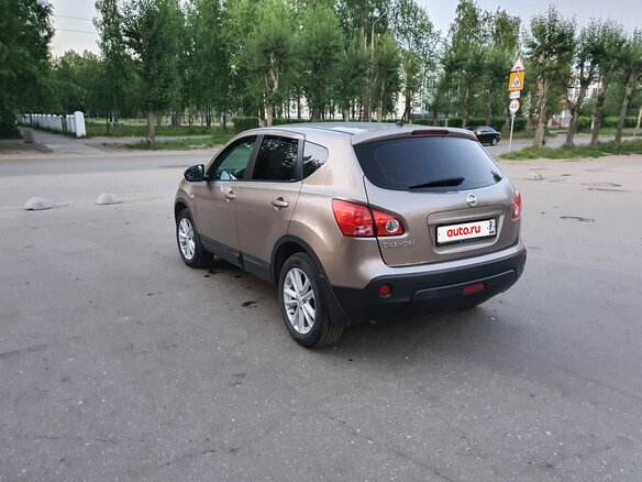 2010 Nissan Qashqai I Рестайлинг, коричневый, 870000 рублей - вид 5