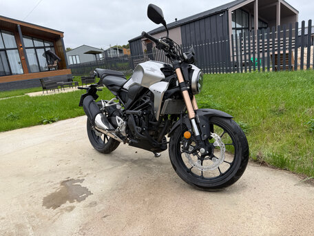 2021 Honda CB 300R, серый, 500000 рублей, вид 2