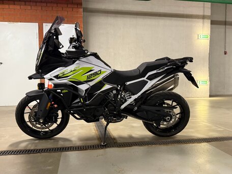 2024 KTM 1290 Super Adventure S, белый, 1650000 рублей, вид 3