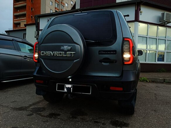 2011 Chevrolet Niva I Рестайлинг, серый - вид 1