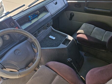1993 Mercedes-Benz MB 100, белый, 550000 рублей, вид 4