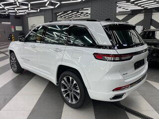 2023 Jeep Grand Cherokee V (WL), белый, 8958500 рублей, вид 3
