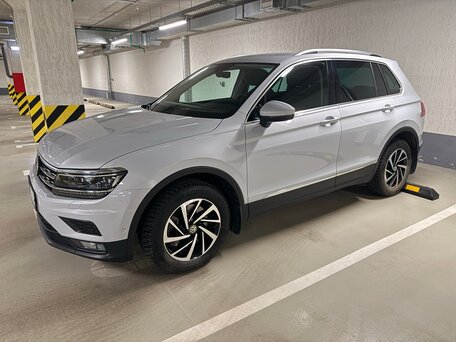 2018 Volkswagen Tiguan II, белый, 2500000 рублей, вид 2