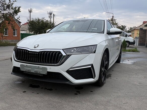 2025 Skoda Octavia IV (A8), белый, 3500000 рублей - вид 3