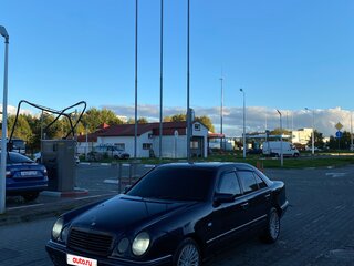 1996 Mercedes-Benz E-Класс 290 II (W210, S210), синий, 260000 рублей, вид 3