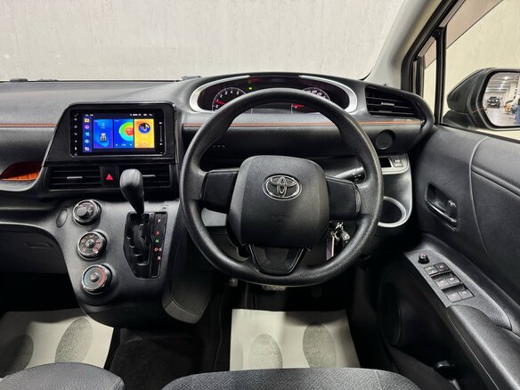 2018 Toyota Sienta II, чёрный, 1390000 рублей - вид 11