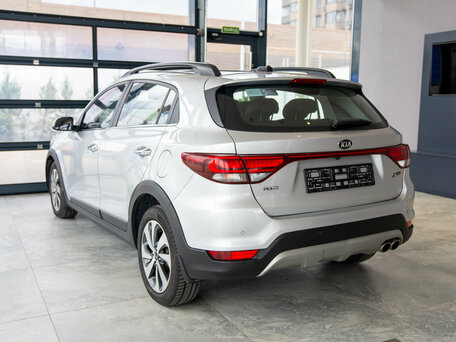 2018 Kia Rio X-Line IV, серебристый, 2050000 рублей, вид 4