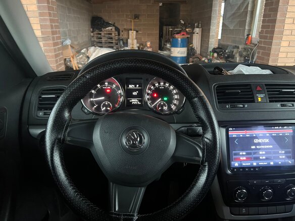 2014 Skoda Yeti I Рестайлинг, белый, 750000 рублей - вид 7