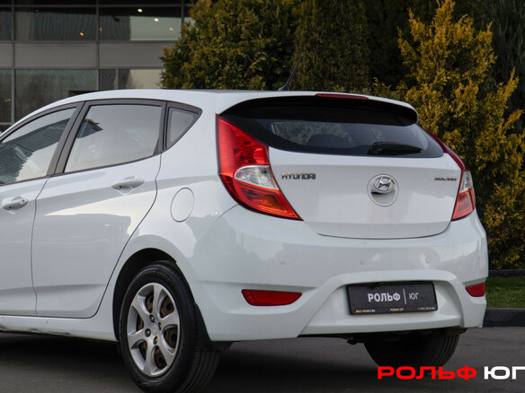 2013 Hyundai Solaris I, белый, 878000 рублей - вид 13