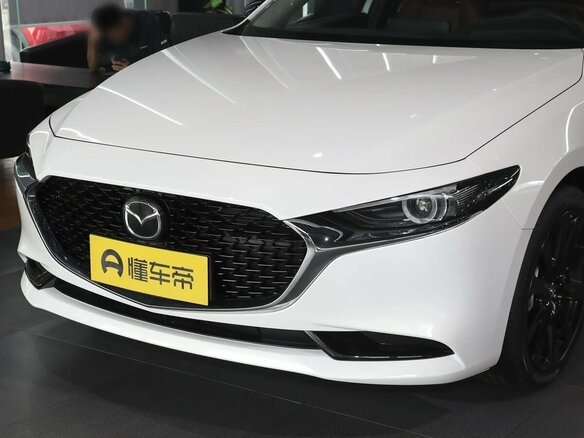 2025 Mazda 3 Axela IV (BP), белый, 3600000 рублей - вид 8