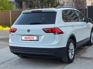2017 Volkswagen Tiguan II, белый, 1700000 рублей, вид 2