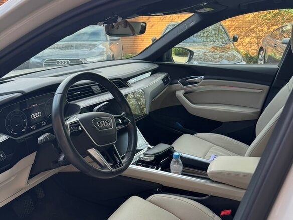 2021 Audi e-tron Sportback 55 I, серый, 6400000 рублей - вид 6