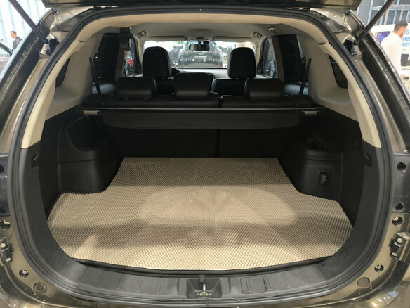 2017 Mitsubishi Outlander III Рестайлинг 2, коричневый, 2250000 рублей - вид 9