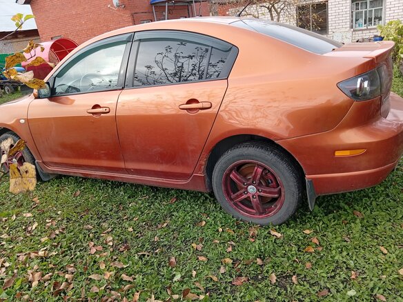 2006 Mazda 3 I (BK) Рестайлинг, оранжевый, 150000 рублей - вид 4